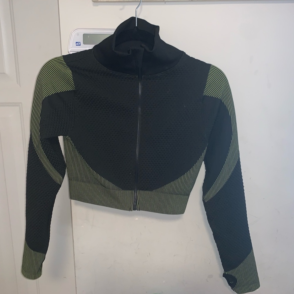 Black & neon green stretch crop zip up with thumb holes